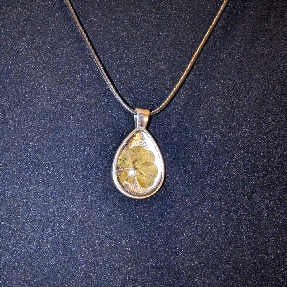 Real 4 leaf clover pendant necklace